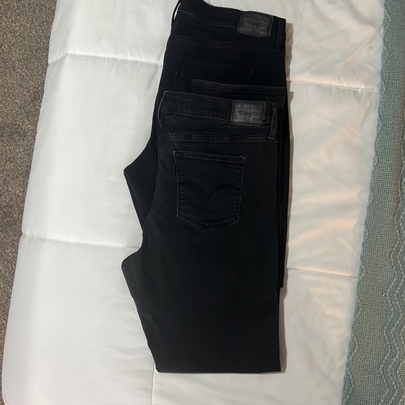 Two used Womens Levi’s jeans size 34 - Picture 3 of 3